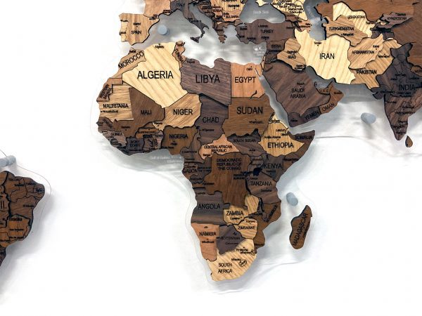 Многоуровневая карта-мозаика из ценных пород древесины, Африка крупным планом