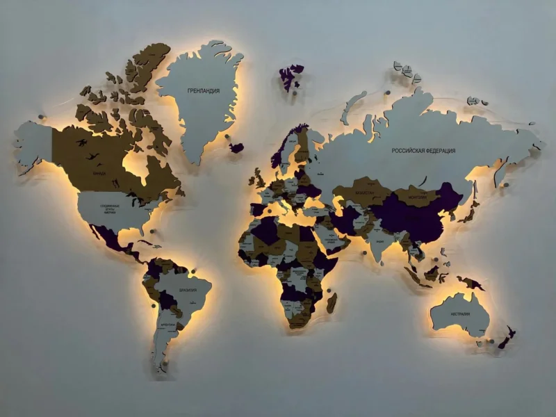 Деревянная многоуровневая карта мира в расцветке 