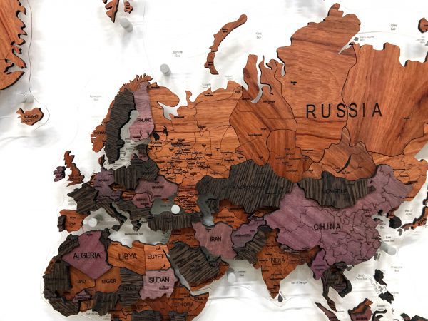 Многоуровневая карта мира из экзотических пород древесины, Европейская часть крупным планом