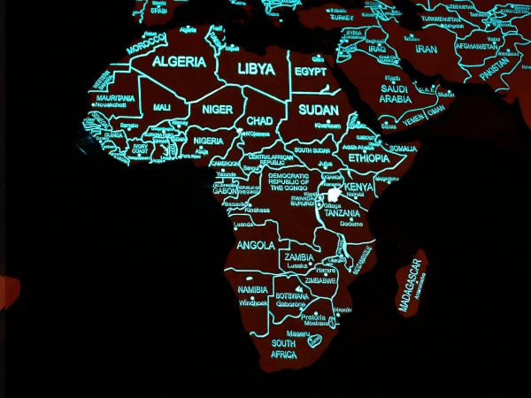Карта мира, светящаяся в темноте, Африка крупным планом