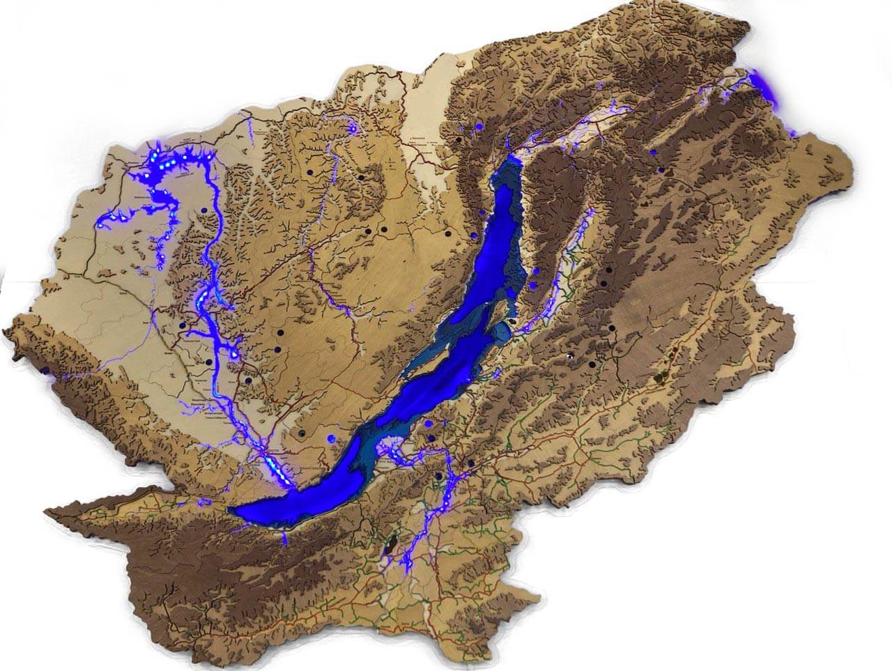 Многоуровневая деревянная карта озера 