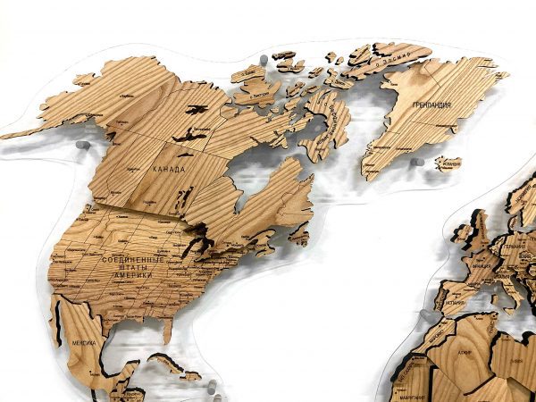 Многоуровневая карта мира из массива ясеня в проекции Каврайского, Америка крупным планом