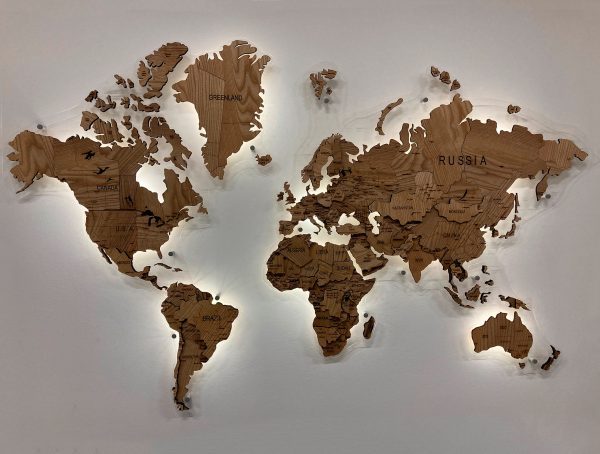 Многоуровневая карта мира из массива Ясеня с подсветкой