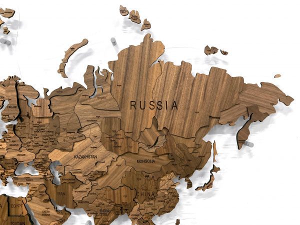 Многоуровневая карта мира из натурального шпона американского ореха, Россия крупным планом