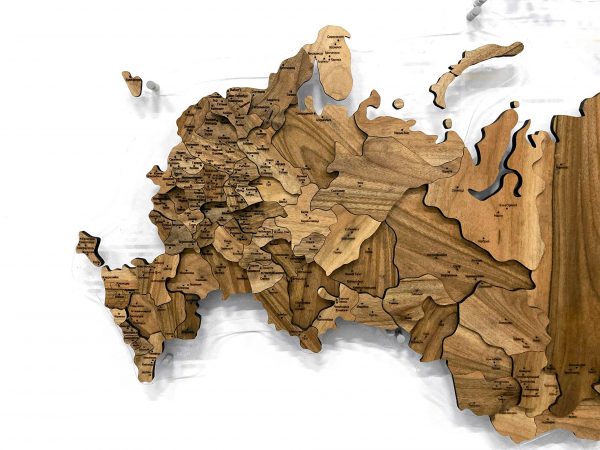 Многоуровневая карта России из массива ореха, европейская часть крупным планом