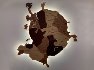 Деревянная карта Москвы с подсветкой
